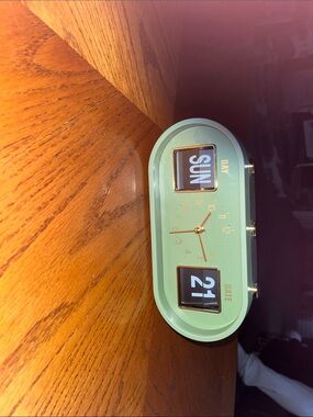 XO Poppy Retro Mint Flip Calendar Clock with alarm - Mint Green